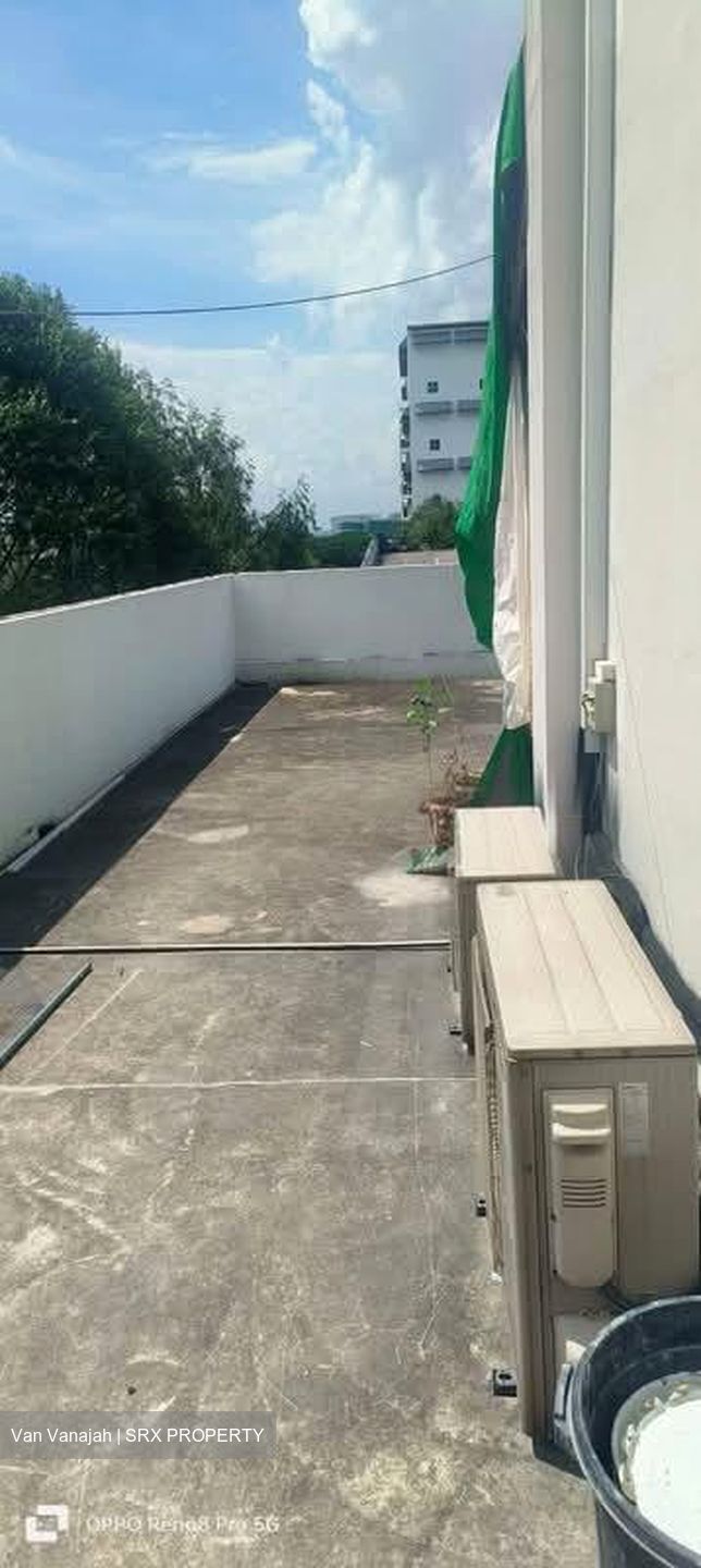 Tuas Bay Drive (D22), Factory #585363151